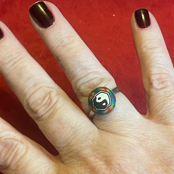 Ying Yang Rainbow circa 1970s Adjustable Vintage Silver Ring for Finger or Toe - Picture 5 of 16